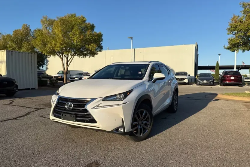 2016 Lexus NX 200t Luxury photo 1
