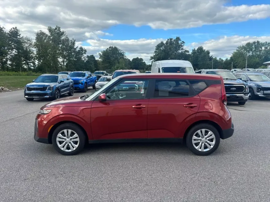 2021 Kia Soul LX photo 1