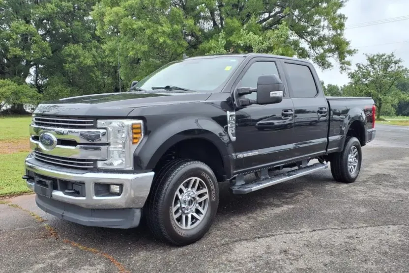 2019 Ford F-250 Lariat photo 1
