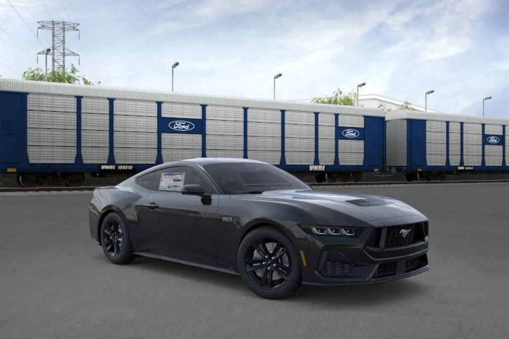 2025 Ford Mustang GT photo 1