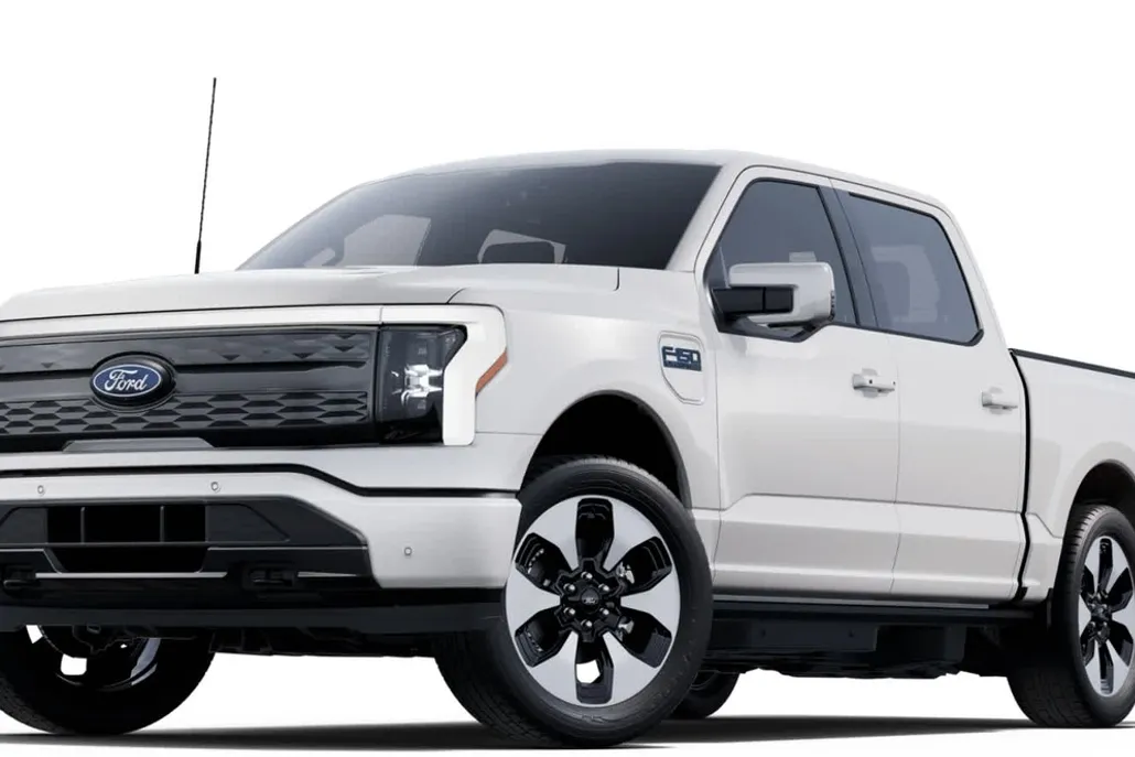 2025 Ford F-150 Lightning Platinum photo 1