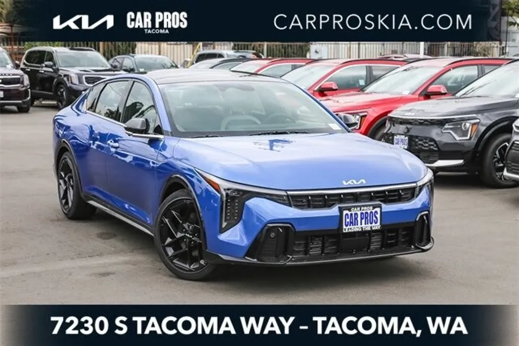 2025 Kia K4 GT-Line Turbo photo 1