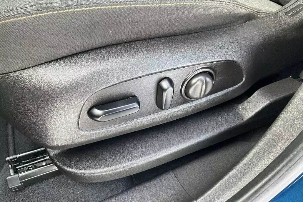 2021 Chevrolet Equinox LT photo 1