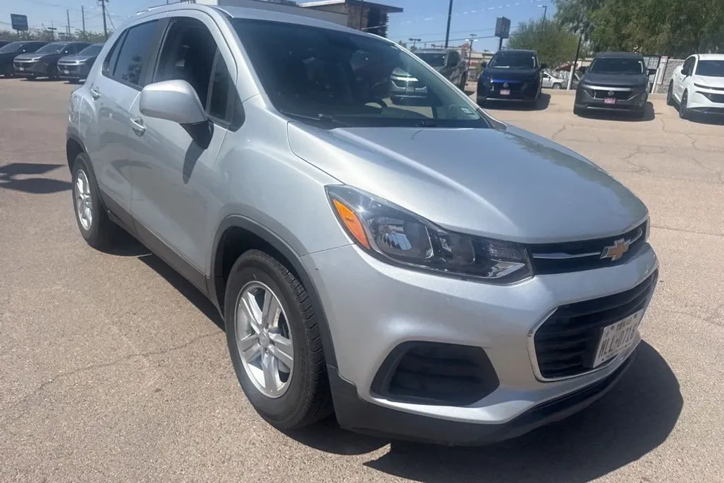 2019 Chevrolet Trax LS photo 1