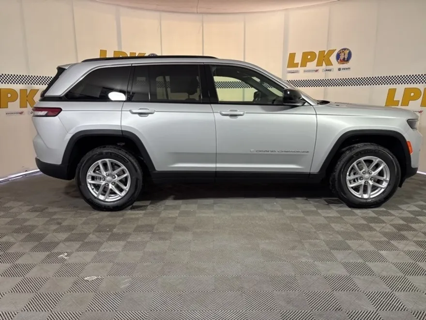 2025 Jeep Grand Cherokee Laredo X photo 1