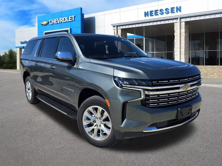 2023 Chevrolet Suburban Premier photo 1