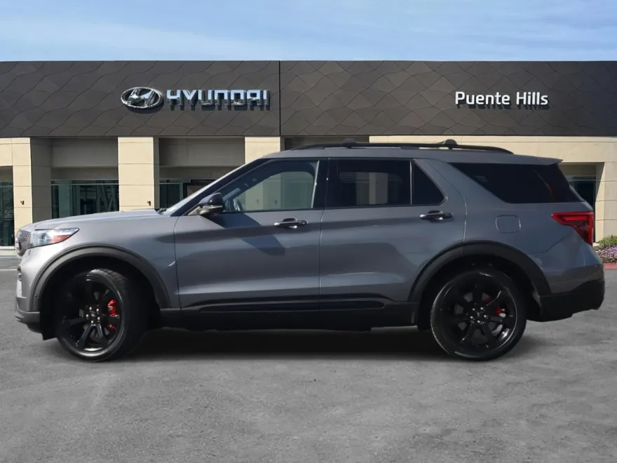 2021 Ford Explorer ST photo 1