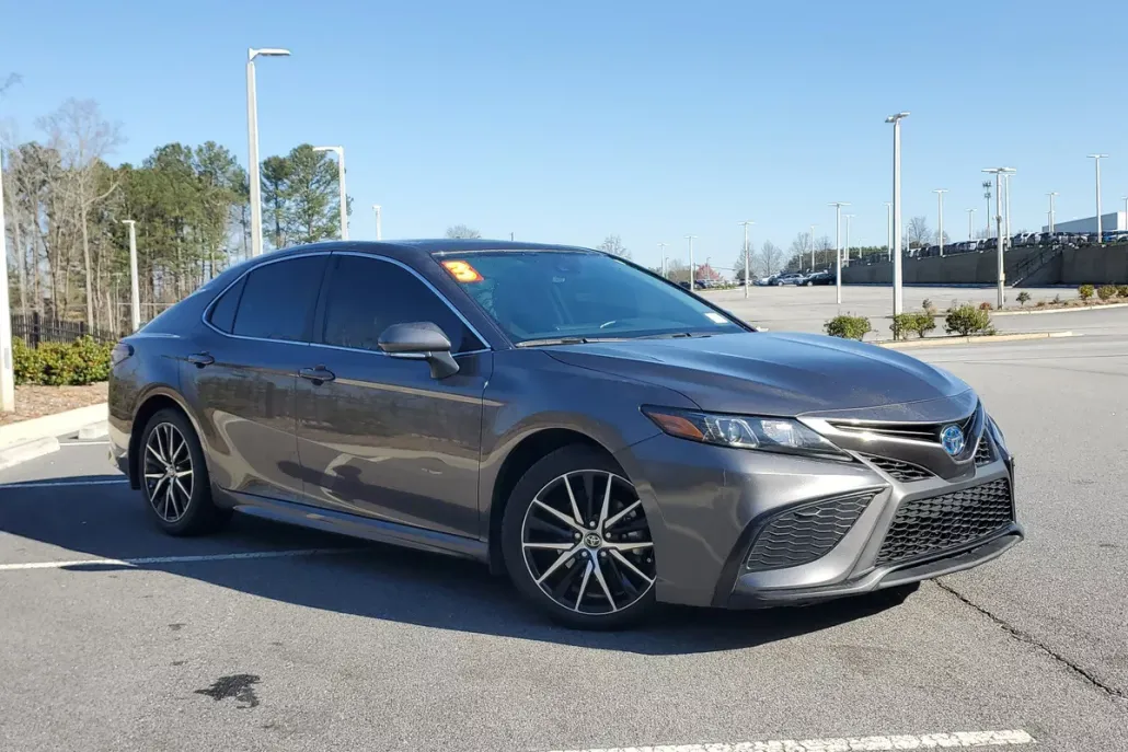 2023 Toyota Camry Hybrid SE photo 1