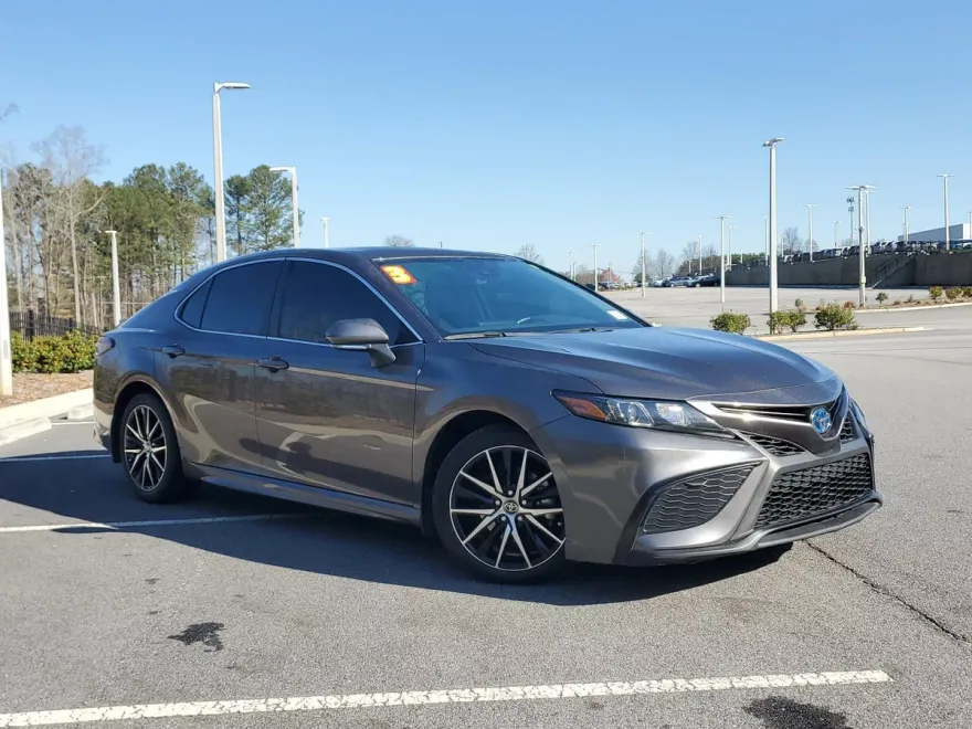 2023 Toyota Camry Hybrid SE photo 1