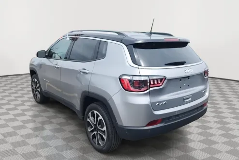 2022 Jeep Compass Limited photo 2