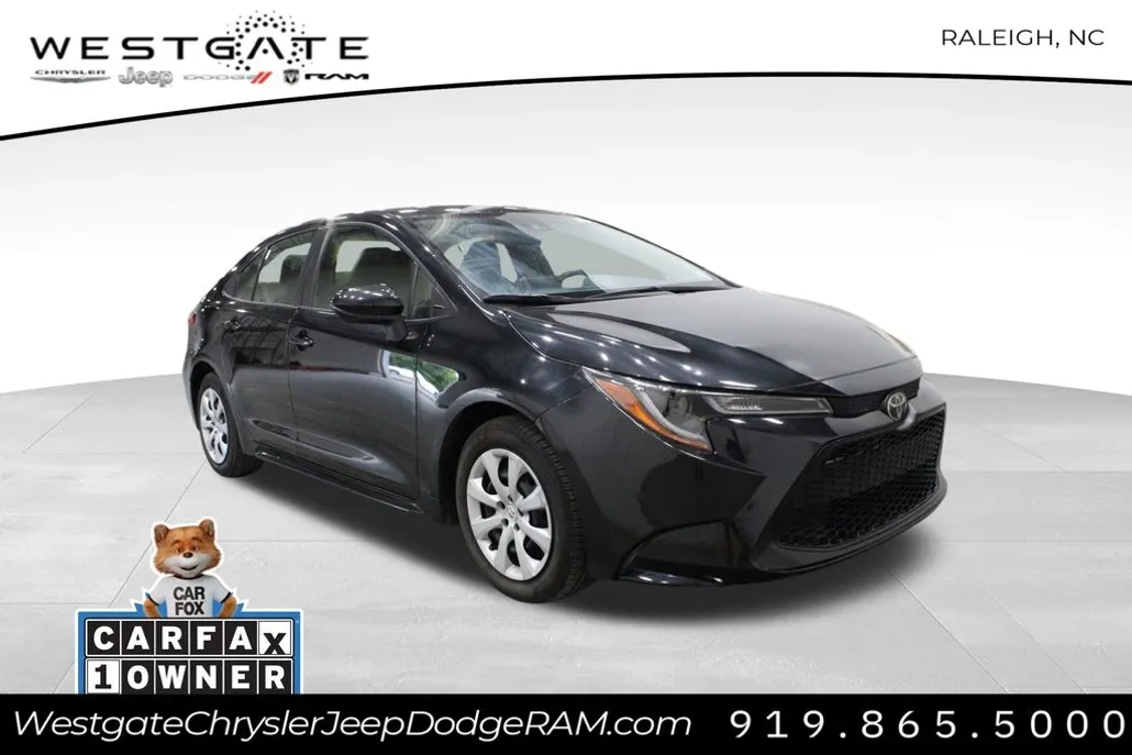 2022 Toyota Corolla LE photo 1