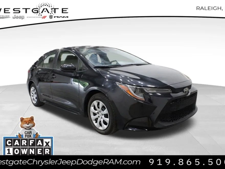 2022 Toyota Corolla LE photo 1