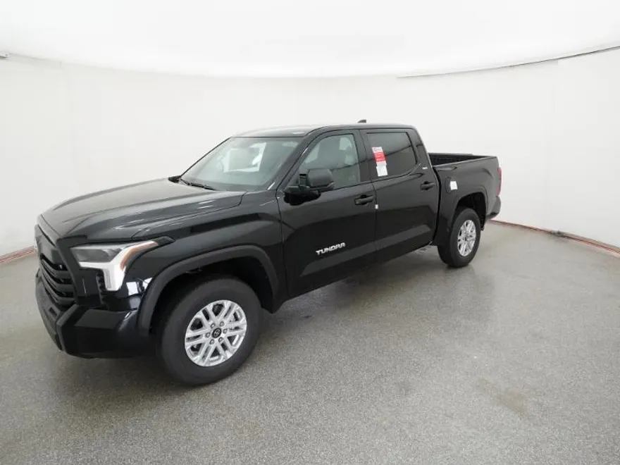 2026 Toyota Tundra SR5 CrewMax photo 1