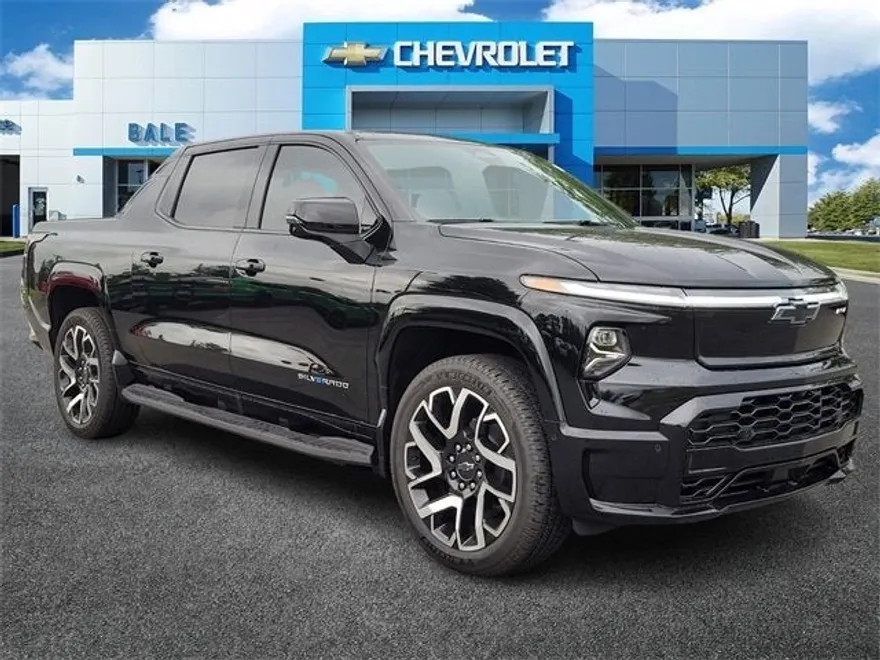 2024 Chevrolet Silverado EV RST photo 1