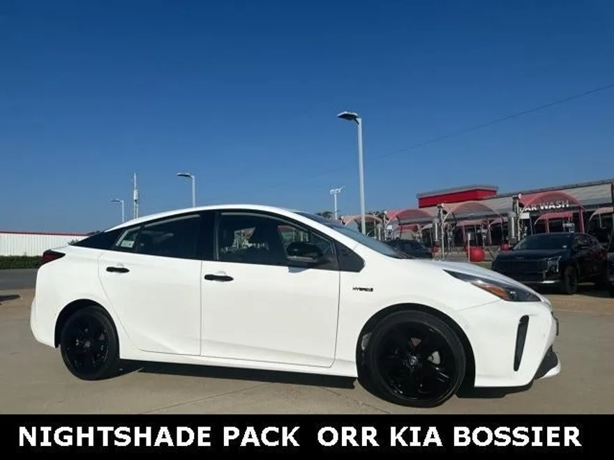 2022 Toyota Prius photo 1