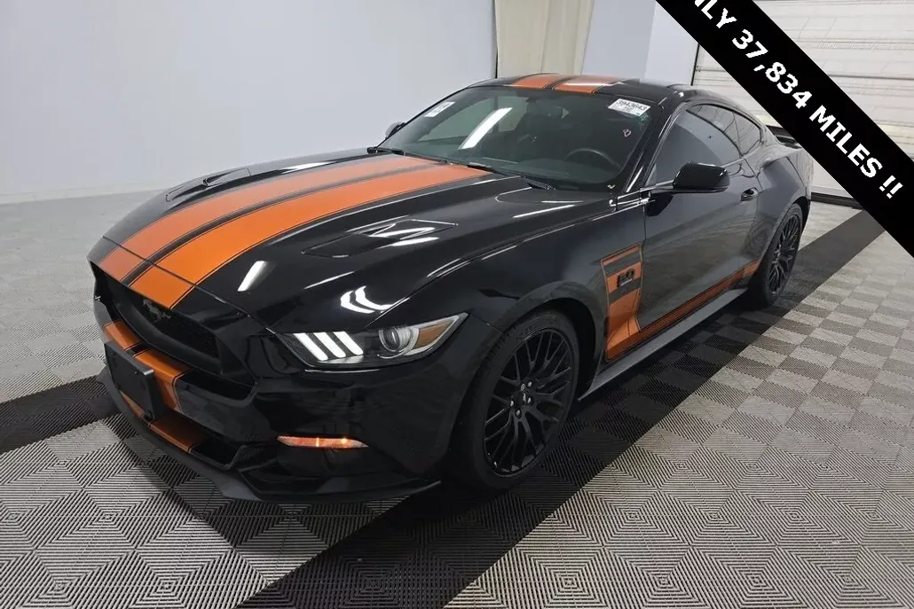 2015 Ford Mustang GT Premium photo 1