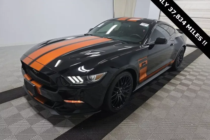 2015 Ford Mustang GT Premium photo 1