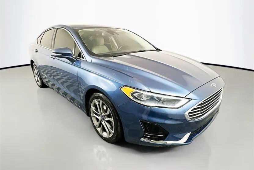 2019 Ford Fusion SEL photo 1