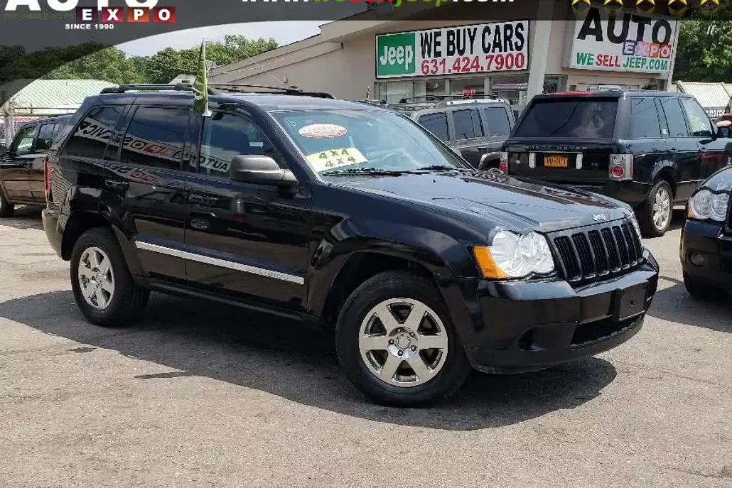 2010 Jeep Grand Cherokee Laredo photo 1