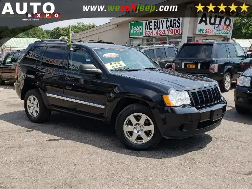 2010 Jeep Grand Cherokee Laredo photo 1