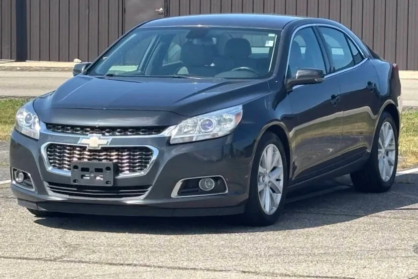 2014 Chevrolet Malibu 2LT photo 1