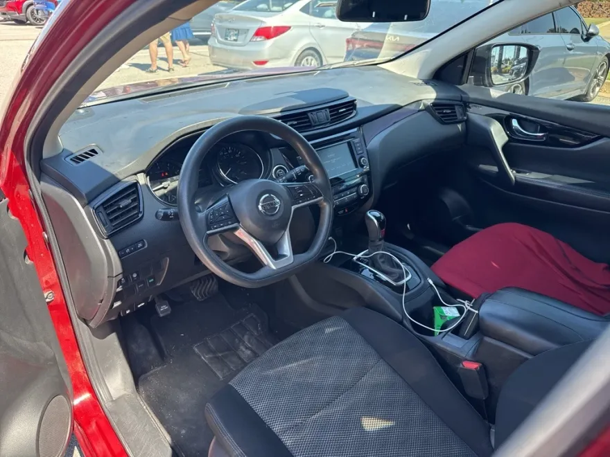 2020 Nissan Rogue Sport SV photo 1