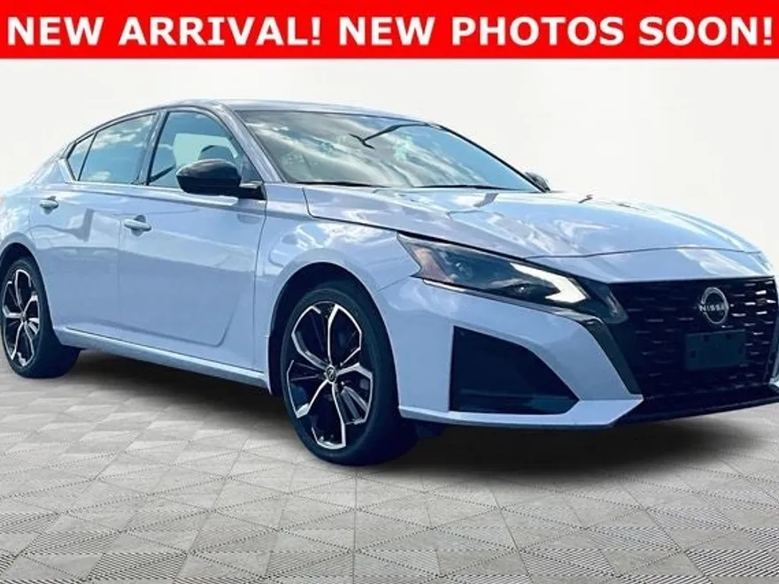 2024 Nissan Altima 2.5 SR photo 1