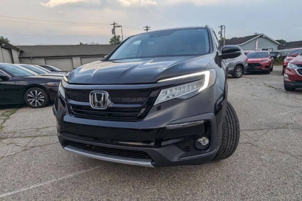 2020 Honda Pilot Touring photo 1