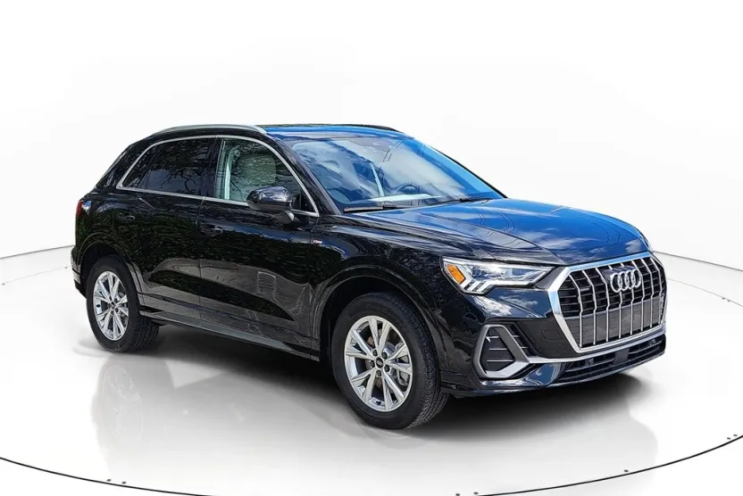 2025 Audi Q3 45 TFSI S line Premium photo 1