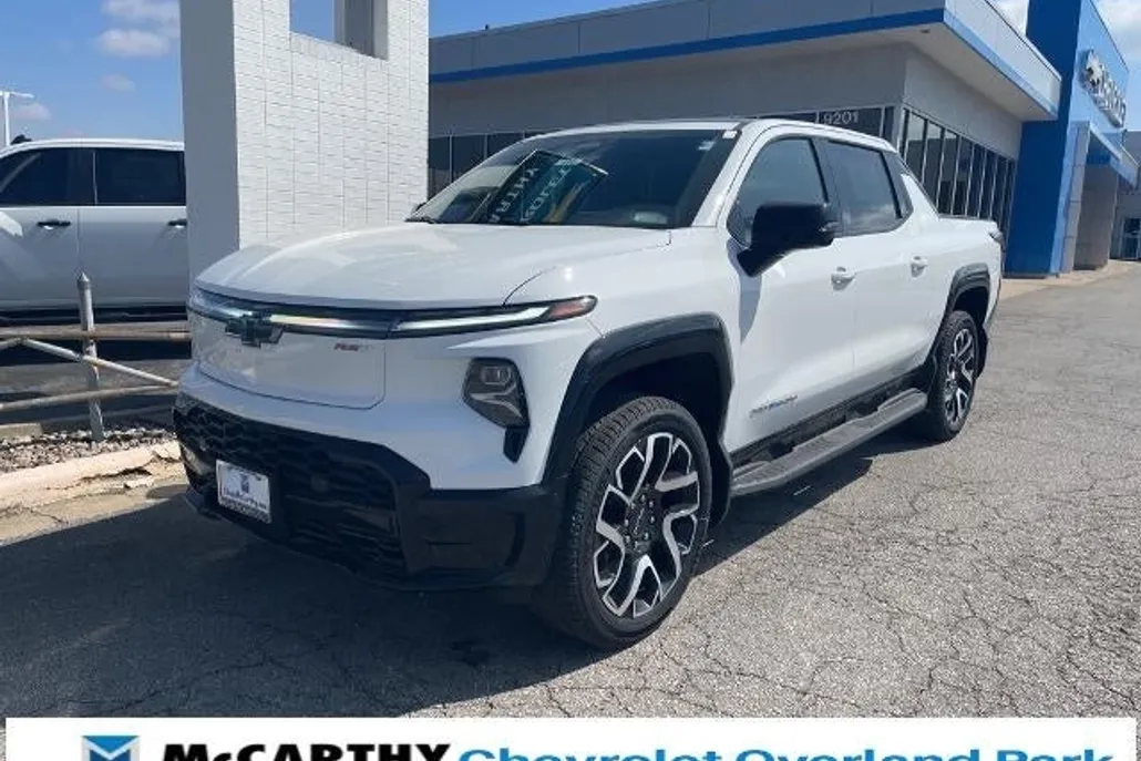2024 Chevrolet Silverado EV RST photo 1