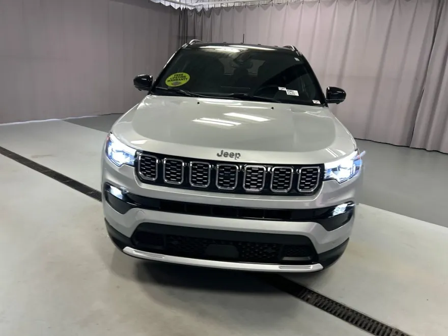2024 Jeep Compass Limited photo 1