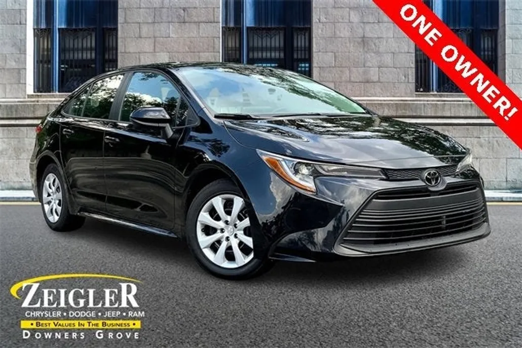 2024 Toyota Corolla LE photo 1
