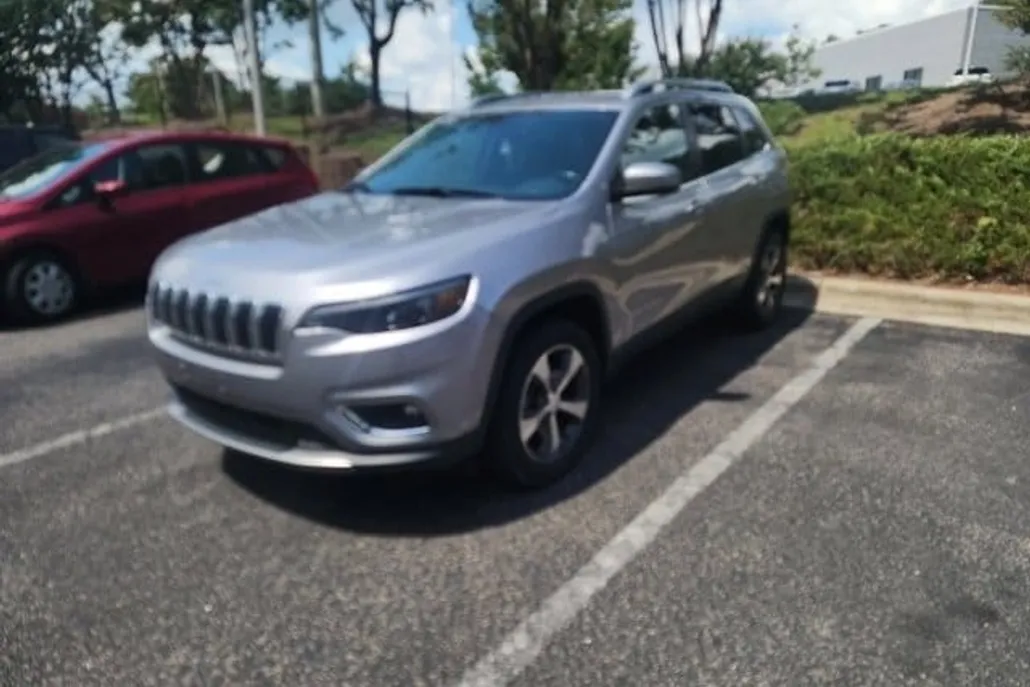 2020 Jeep Cherokee Limited photo 1