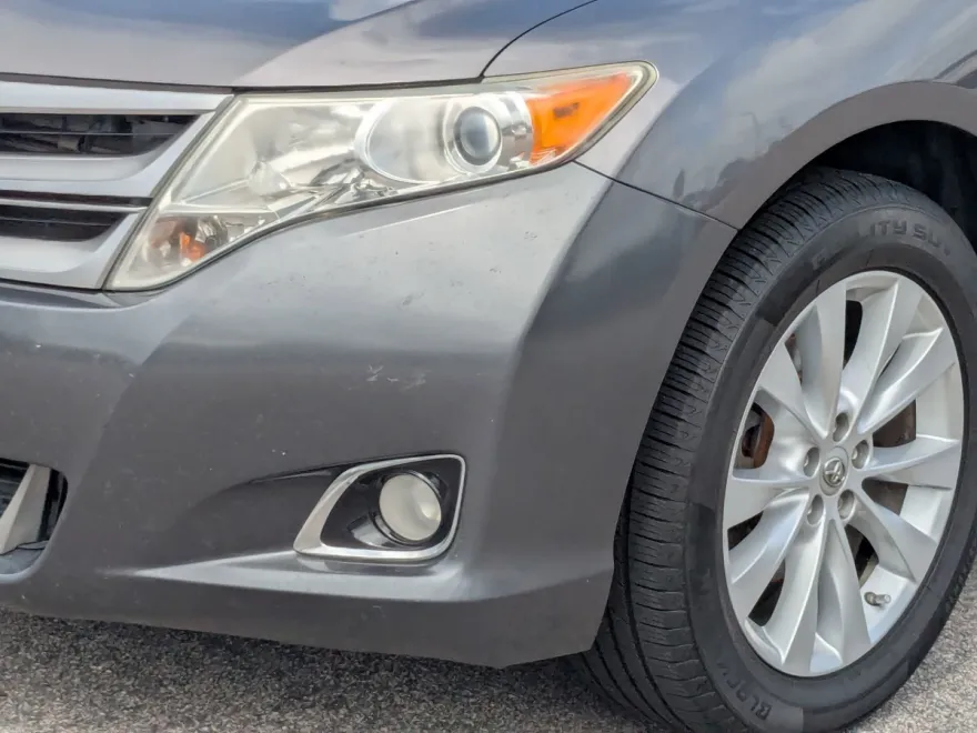 2014 Toyota Venza LE photo 1