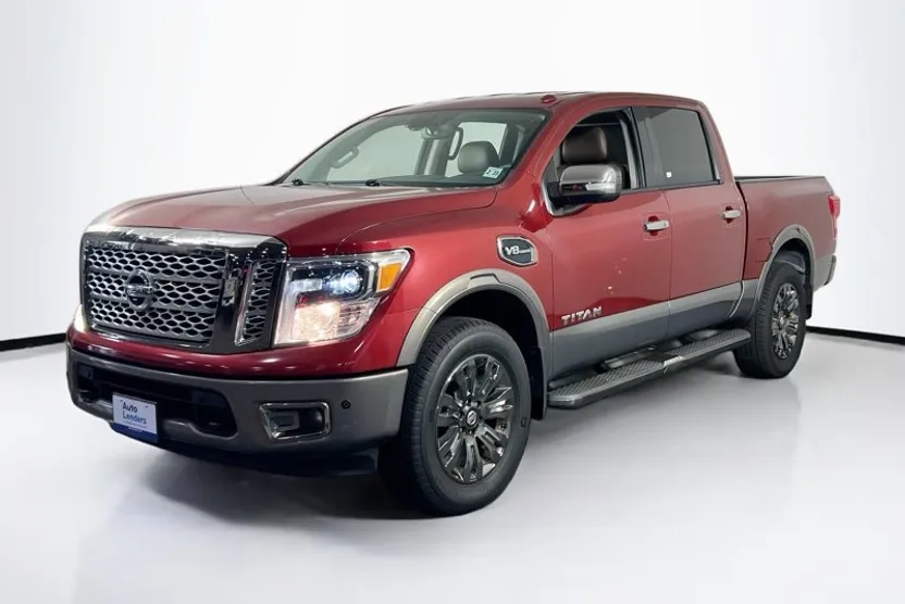 2017 Nissan Titan Platinum Reserve photo 1