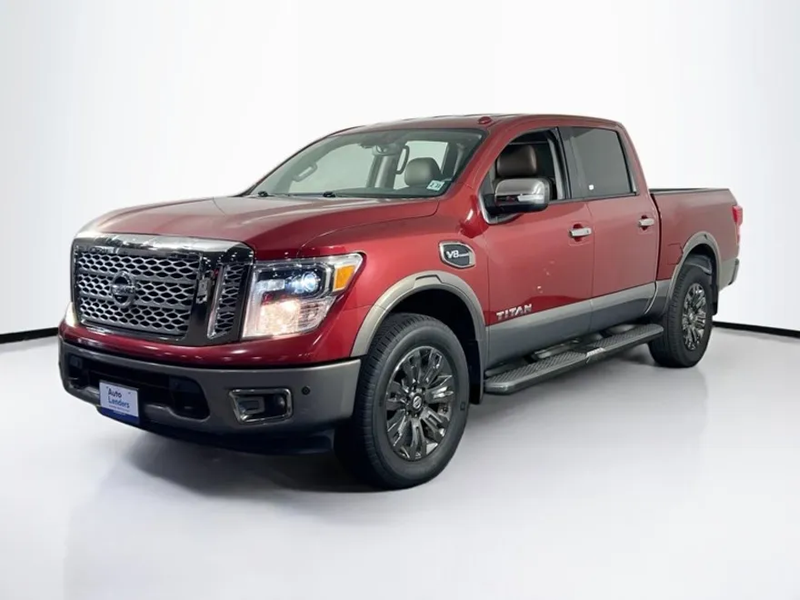 2017 Nissan Titan Platinum Reserve photo 1