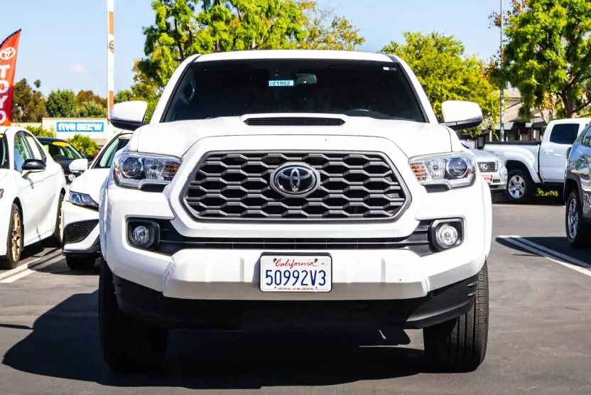 2021 Toyota Tacoma TRD Sport photo 1