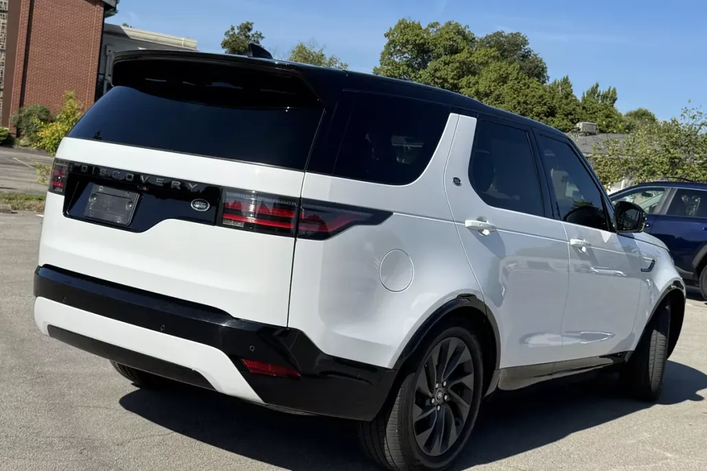 2022 Land Rover Discovery P300 S S R-Dynamic photo 1