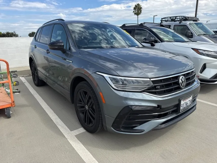 2022 Volkswagen Tiguan SE R-Line Black photo 1