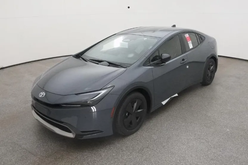 2026 Toyota Prius Plug-in Hybrid SE photo 1