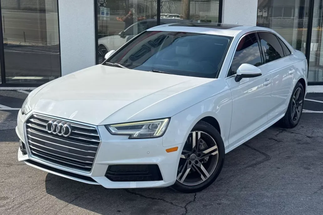 2017 Audi A4 2.0T Premium Plus photo 1