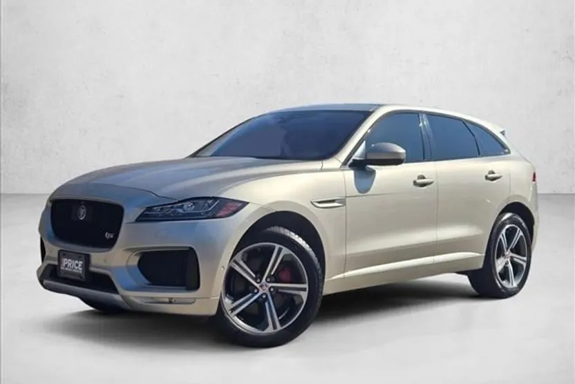 2017 Jaguar F-PACE S photo 1