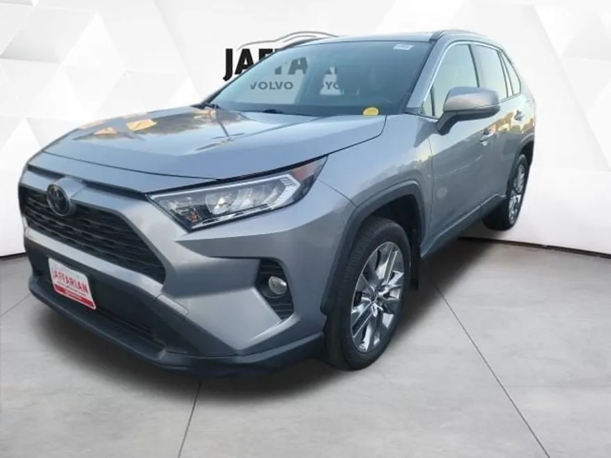 2020 Toyota RAV4 XLE Premium photo 1
