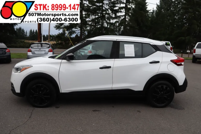 2019 Nissan Kicks SV photo 1