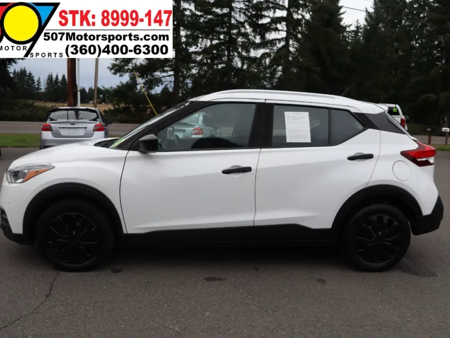 2019 Nissan Kicks SV photo 1