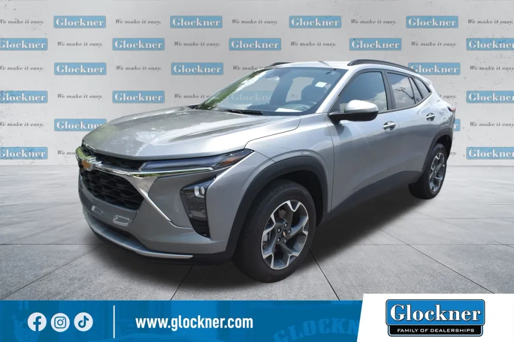 2024 Chevrolet Trax LT photo 1