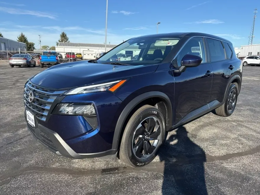 2024 Nissan Rogue SV photo 1