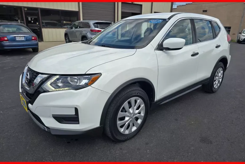 2017 Nissan Rogue photo 1