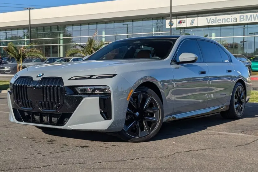 2023 Bmw 740i photo 1