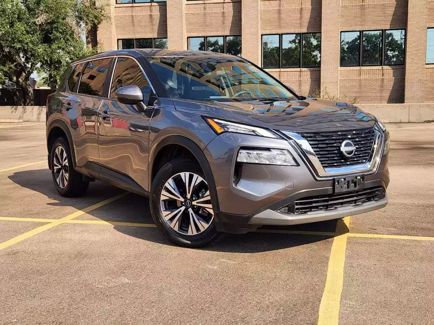 2022 Nissan Rogue SV photo 1